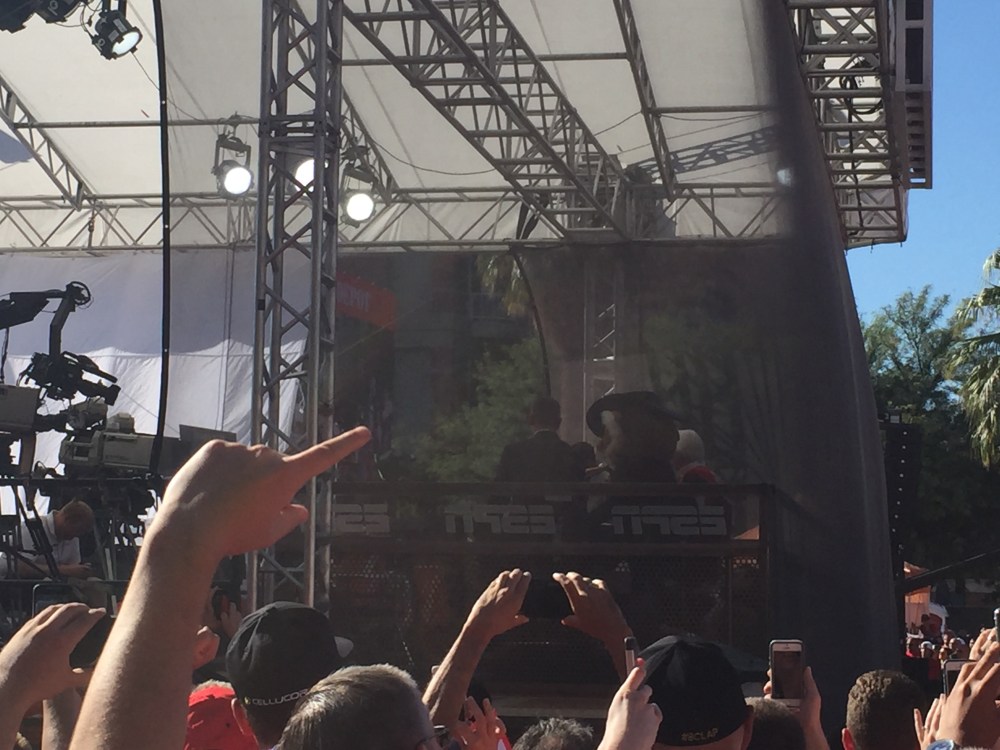 E8D0AA09-7076-4A01-A8C9-0BCA3A5C5BCC